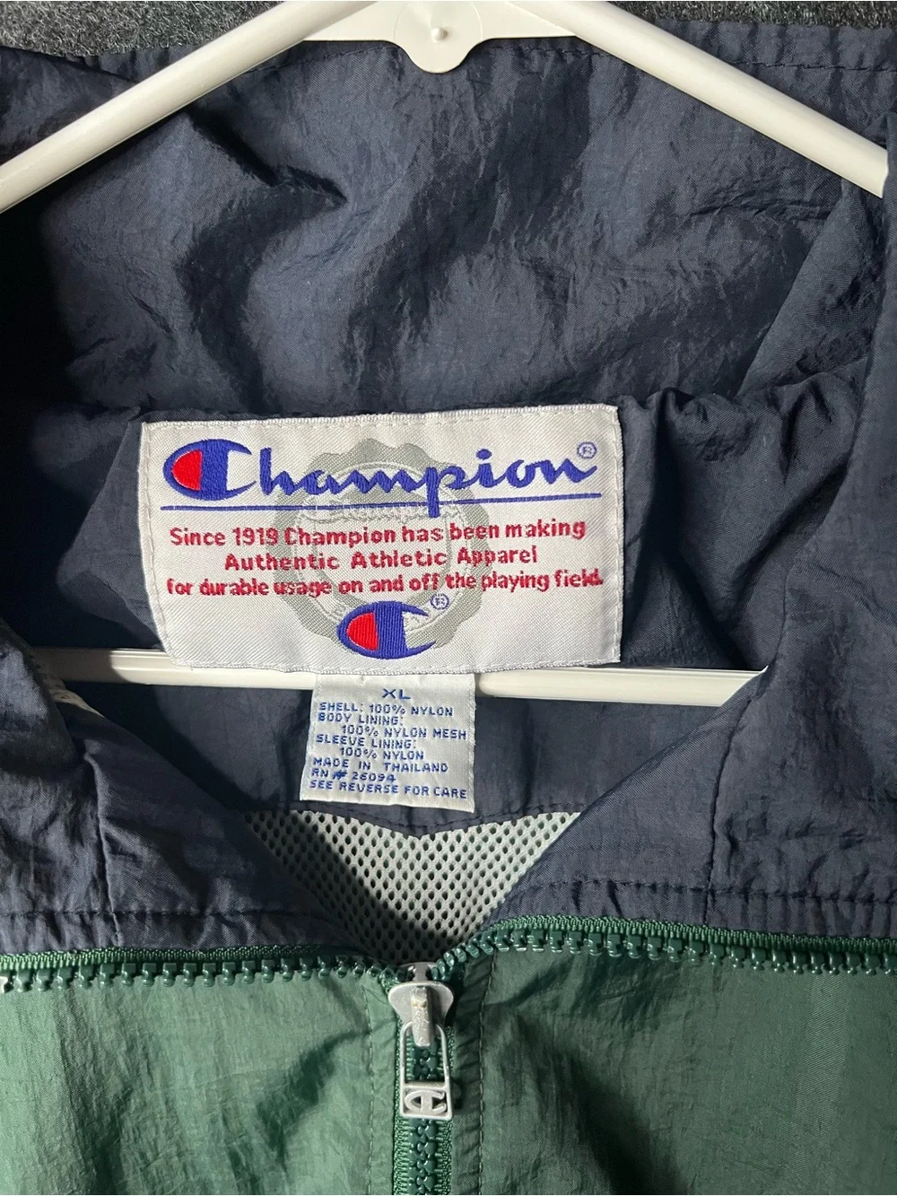 Vintage Champion Logo Jacket Men’s XL Green Full-Zip Pockets Retro Windbreaker
